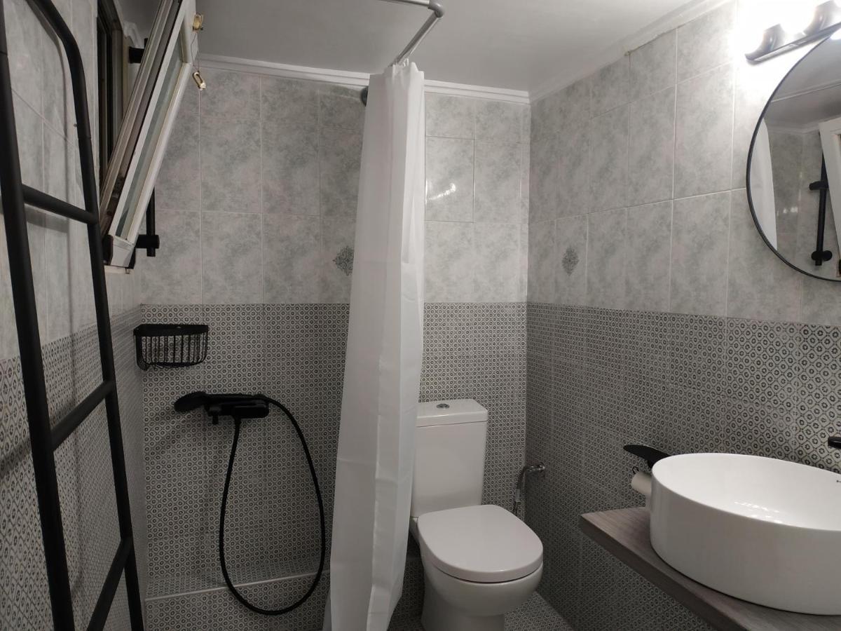 Cozy Apartment Near Metro Station Agia Marina アテネ エクステリア 写真