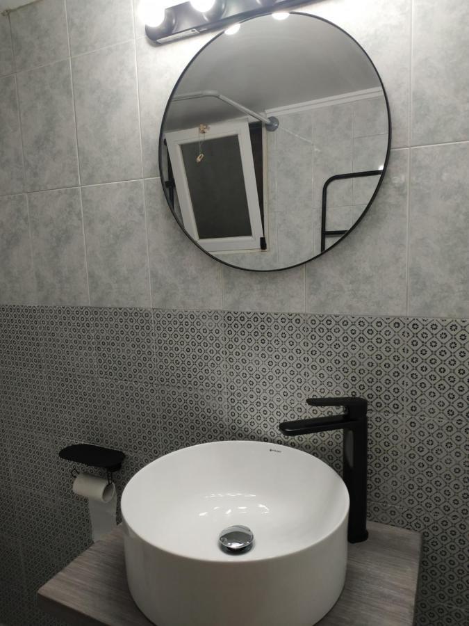 Cozy Apartment Near Metro Station Agia Marina アテネ エクステリア 写真