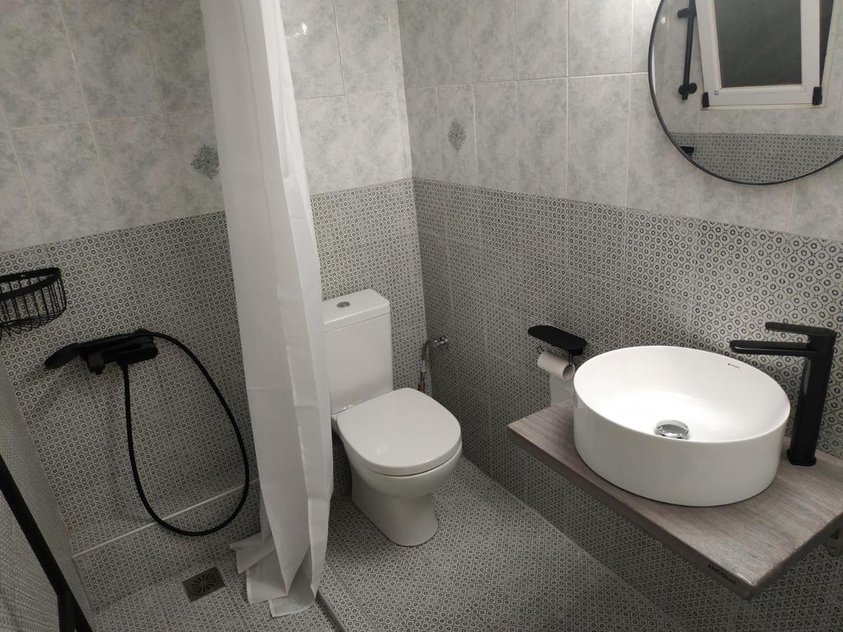Cozy Apartment Near Metro Station Agia Marina アテネ エクステリア 写真