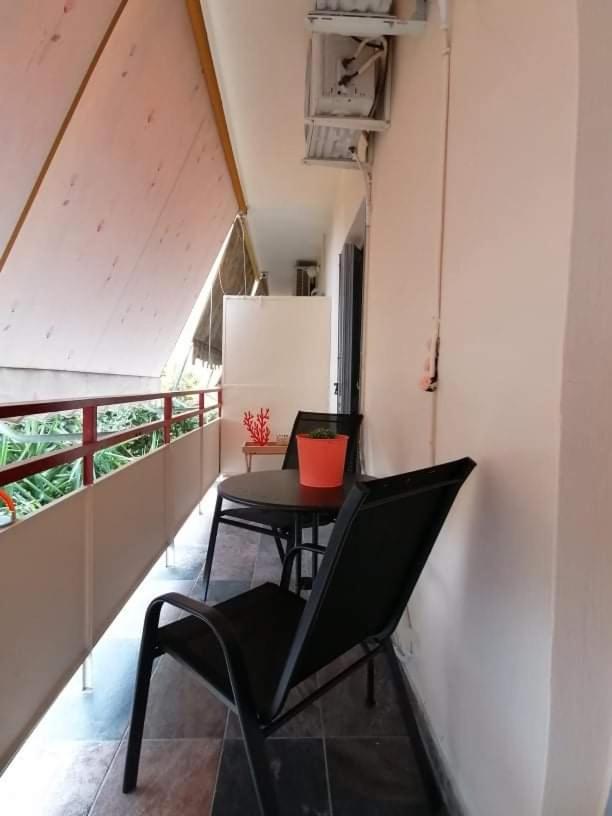 Cozy Apartment Near Metro Station Agia Marina アテネ エクステリア 写真