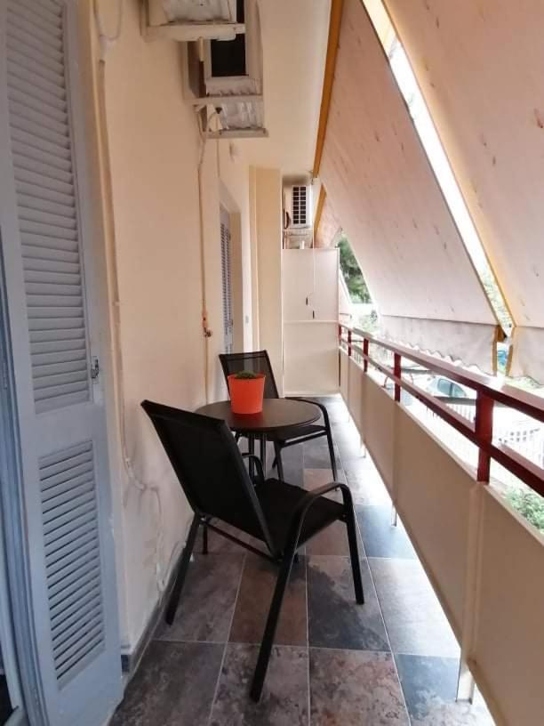 Cozy Apartment Near Metro Station Agia Marina アテネ エクステリア 写真