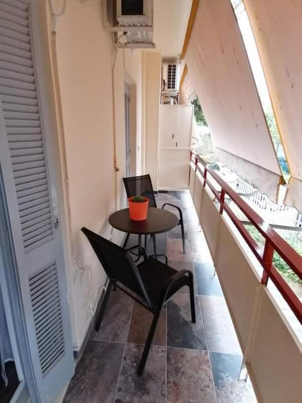 Cozy Apartment Near Metro Station Agia Marina アテネ エクステリア 写真