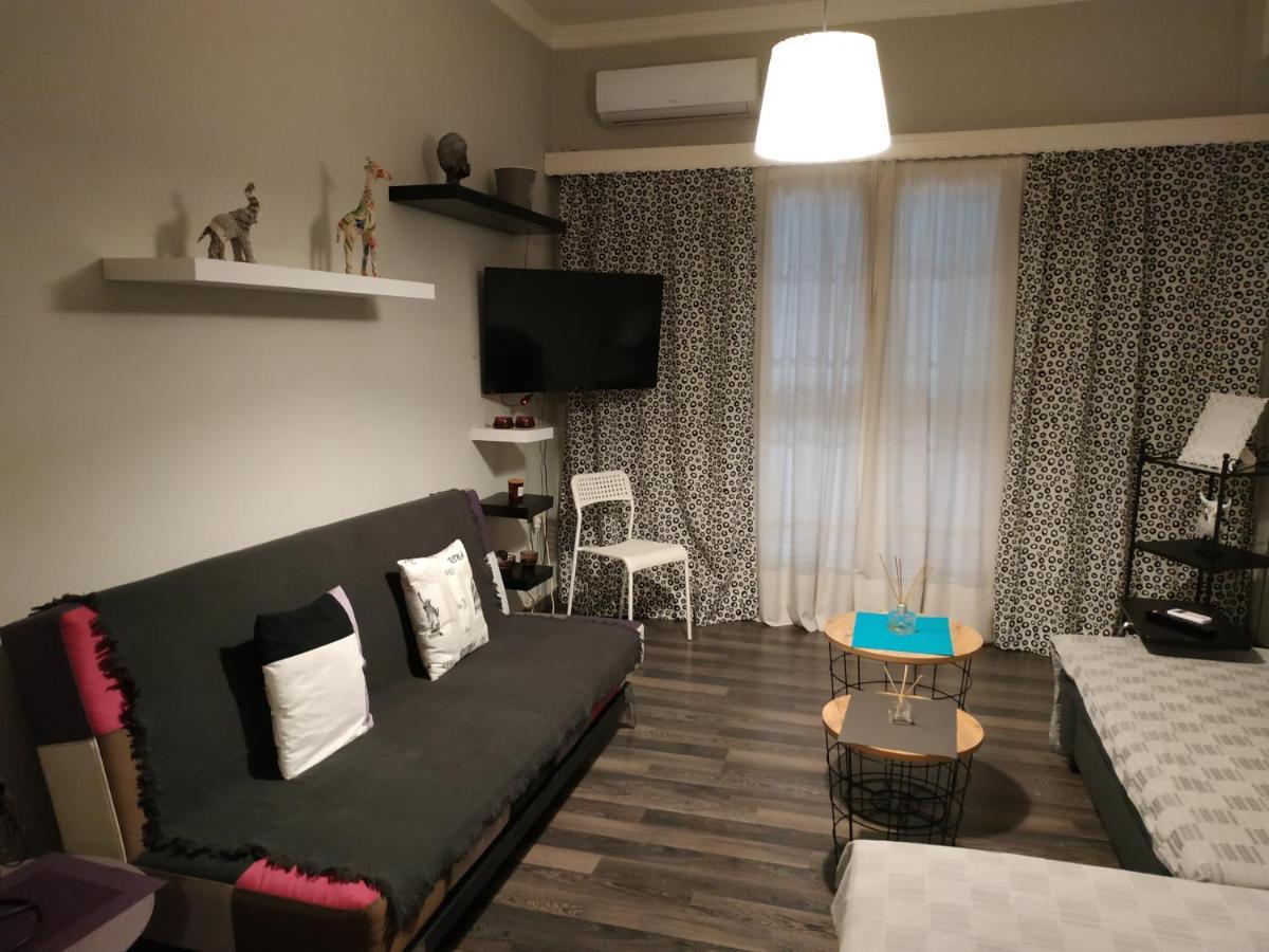 Cozy Apartment Near Metro Station Agia Marina アテネ エクステリア 写真