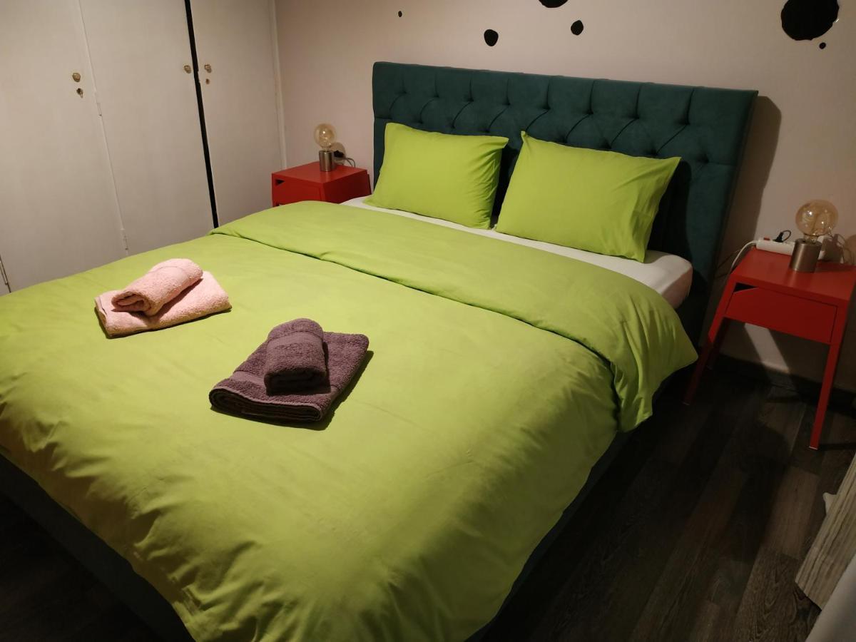 Cozy Apartment Near Metro Station Agia Marina アテネ エクステリア 写真